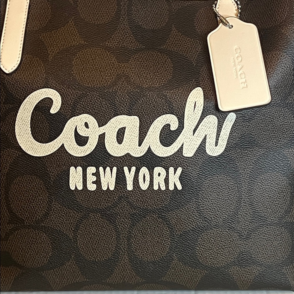 Coach City Tote Bag With Coach Logo NWT - Picture 6 of 14